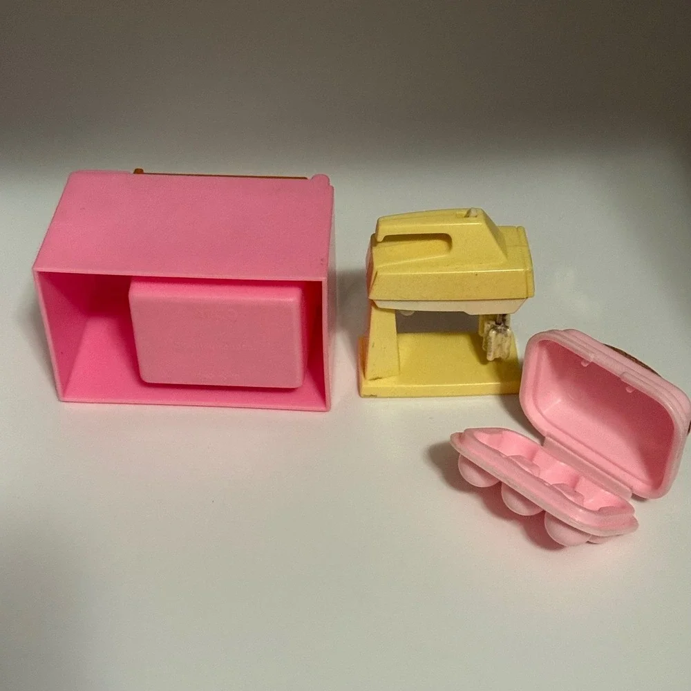 Vintage Barbie Dream‎ House Toy Kitchen Set Pink Microwave Mixer Egg Lot Carton